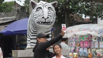 Dari Ejekan Jadi Rezeki, Patung Macan Putih Kediri Jadi Wisata Dadakan