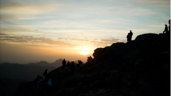 Ingin Coba Mendaki? Inilah Daftar 10 Gunung di Indonesia Paling Ramah Pemula
