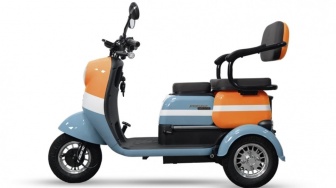 5 Motor Listrik Roda 3 untuk Lansia yang Aman dan Mudah Dikendarai