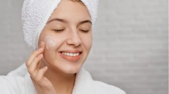 5 Milk Cleanser Korea yang Bikin Kulit Bersih, Lembap, dan Glowing