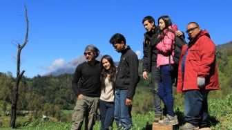 Sekuel Resmi Digarap, Igor Saykoji Unggah Foto Langka di Balik Layar Film 5 CM