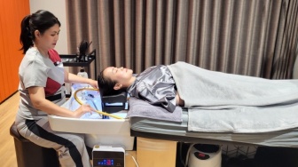 Rahasia Rambut Sehat ala Jepang: Ritual Onsen Kini Hadir di Klinik Estetika Jakarta!