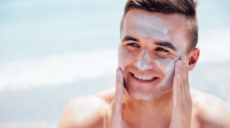 Aktif Seharian? Ini 5 Sunscreen SPF 50 Pria Pelindung dari Sinar UV