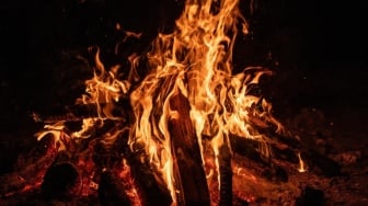 Kesurupan Massal di Malam Upacara Api Unggun