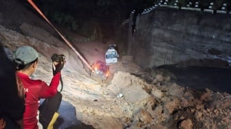 Kudus Darurat Longsor! Longsor Terjang 4 Desa, Akses Jalan Putus hingga Mobil Terperosok