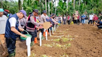 2 Kali Pemakaman Massal di Agam, 26 Korban Bencana Hidrometeorologi Dikubur di Lubuk Basung