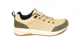 6 Sepatu Jalan Waterproof yang Aman Dipakai Saat Hujan dan Lewat Genangan