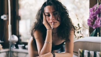 5 Zodiak yang Kelihatan Lugu Padahal Suhu, Jangan Pernah Remehkan Mereka!