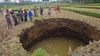 6 Fakta Viral Sinkhole di Limapuluh Kota, Air Jernihnya Dipercaya Jadi Obat Meski Berisiko