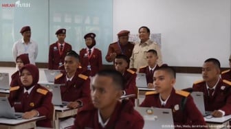 Tiba di Banjarbaru, Prabowo Bakal Resmikan 166 Sekolah Rakyat