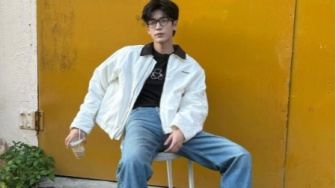 Anti Bosen, 4 Ide Styling Celana Jeans ala Zhang Ling He yang Cool Abis!