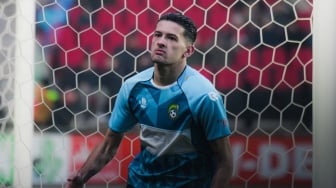 Gol Dramatis Justin Hubner Bikin Pelatih Dean James Murka Kritik Keras Lini Pertahanan