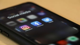 Fitur Repost: Ruang Curhat Terselubung atau Ladang Ghibah Gaya Baru?