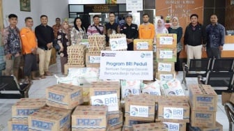 BRI Peduli Salurkan Bantuan Sembako dan Kebutuhan Pokok untuk Korban Banjir di Tanah Laut