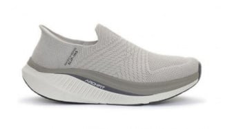 7 Sepatu Skechers Wanita Tanpa Tali, Simple Cocok untuk Usia 45 Tahun ke Atas