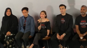 Kepala Putus hingga Masuk Peti, Prilly Latuconsina Syok Baca Naskah Danur: The Last Chapter