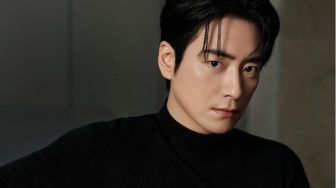 Clean dan Timeless, Simak 4 Inspirasi OOTD Harian ala Lee Joon Hyuk