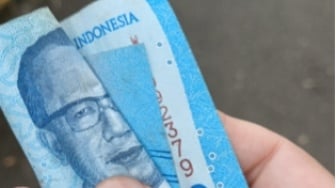 Menemukan Uang di Jalan dan Ujian Kejujuran di Tengah Kesepian