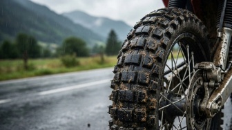 Jangan Anggap Sepele Ban Motor! Ini Alasan Harus Ganti Ban Sebelum Liburan Isra Miraj