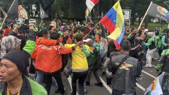 Ratusan Pengemudi Ojol Demo di Depan Kedubes AS, Sindir Janji Jokowi Soal Payung Hukum