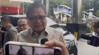 Airlangga Hartarto Mendadak Muncul di Gedung KPK, Ada Apa?