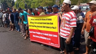 Ratusan Sopir Dump Truk Demo DPRD Ponorogo, Desak Tambang Dibuka Lagi