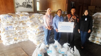 BRI Peduli Salurkan Ribuan Paket Sembako untuk Masyarakat Kurang Mampu di Purwodadi
