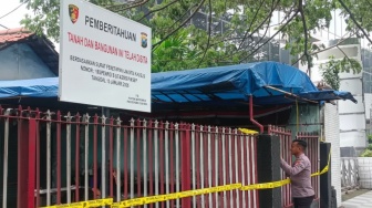 Kantor Ormas Madas Disegel Polisi, Dugaan Mafia Tanah di Surabaya Terkuak