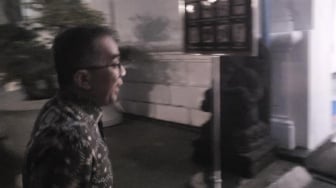 Malam-malam Mendiktisaintek Brian Yuliarto Datangi Istana, Dibonceng Patwal