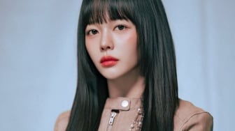 4 Ide Daily Outfit ala Jung Ji So, Tampil Sat Set dan Modis Sehari-hari!