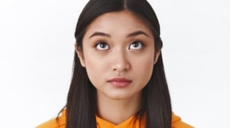 5 Moisturizer untuk Hilangkan Mata Panda Usia 30 Tahun