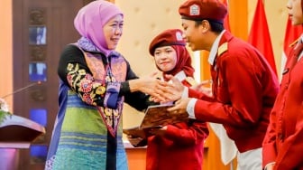Gubernur Khofifah Buka Bimtek Kepala Sekolah dan Tenaga Kependidikan Sekolah Rakyat Se-Jatim