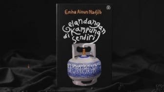 Gelandangan di Kampung Sendiri: Kritik yang Tak Pernah Usang