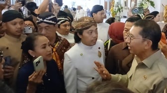 Fadli Zon Kaget! Acara Serah Terima SK Keraton Solo Diserbu Protes, Mikrofon Direbut