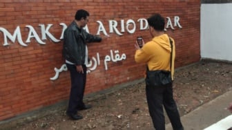 Revitalisasi Makam Ario Damar Tuai Kritik, Dari Nama Salah sampai Bangunan Bocor
