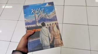 Belajar Melihat Orang Lain Tanpa Prasangka di Novel 'Kiblat Cinta'