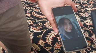 Baru Kumpul Tahun Baru, Keluarga Pramugari Esther Aprilita di Bogor Masih Berharap Mukjizat