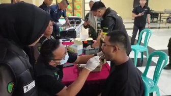 8 Keluarga Korban Pesawat ATR 42-500 Jalani Tes Antemortem