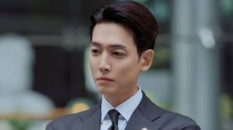 Drakor Pro Bono: Hakim Jung Kyung Ho Berubah Jadi Pengacara Pro Bono