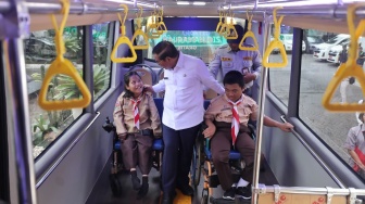 Jakarta Menuju Kota Inklusif, Gubernur Pramono Luncurkan 32 Bus Sekolah Baru Khusus Disabilitas