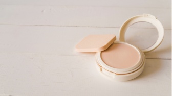 5 Cushion dengan Finish Matte Terbaik untuk Kulit Berminyak dan Acne Prone