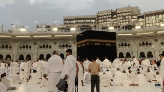 Dibalik Skandal Kuota Haji: Ketika Aturan Dibengkokkan dan Ibadah Masuk Meja Transaksi