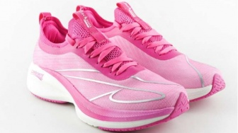 7 Sepatu Running Lokal Wanita Kembaran Diadora, Harga Mulai Rp200 Ribuan