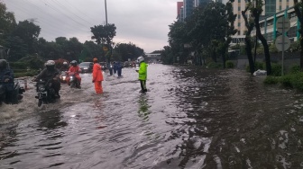 Banjir Jakarta, Polda Metro Siagakan Anggota di Jalan hingga Permukiman Warga