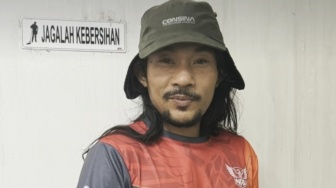 Agam Rinjani Bertaruh Nyawa Evakuasi Korban Pesawat di Bulusaraung