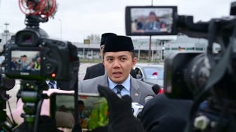 Tarif Trump Berubah Jadi 10 Persen, Seskab Teddy: Kita Sedia Payung Sebelum Hujan