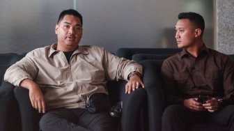 Menteri Pemuda dan Olahraga periode 2023-2025 Ario Bimo Nandito Ariotedjo atau Dito Ariotedjo tiba di Gedung Merah Putih KPK untuk menjalani pemeriksaan, di Jakarta, Jumat (23/1/2026). [ANTARA FOTO/Reno Esnir/fzn/rwa]