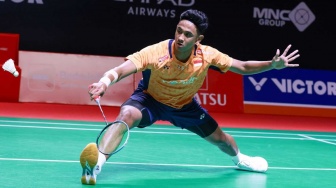 Tahan Sakit dan Emosi, Alwi Farhan Tembus Semifinal Indonesia Masters 2026 Lewat Drama Comeback