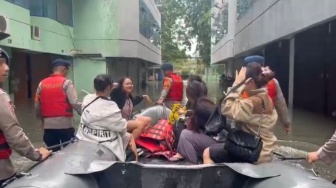 Hujan Deras Sejak Kemarin, 17 RT di Jakarta Timur dan Barat Terendam Banjir