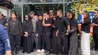 Keanu AGL hingga Dara Arafah Begitu Kehilangan Sosok Lula Lahfah: Dia Selalu Ceria dan Positif